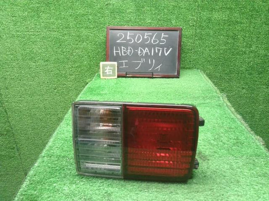 エブリィ 右テールランプ HBD-DA17V 35650-68H00
