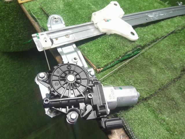 フレアワゴン 右Ｆドアレギュレータ・モーター DAA-MM42S 1A27-58-560B