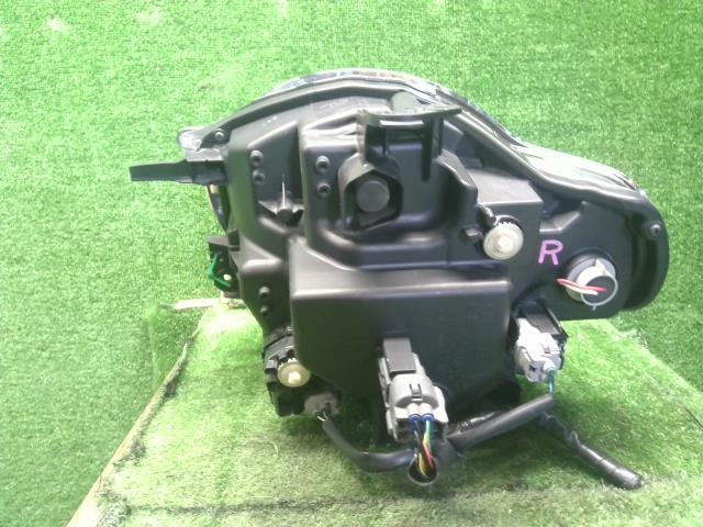 クロスビー 右ヘッドランプＡＳＳＹ DAA-MN71S 35120-76R60