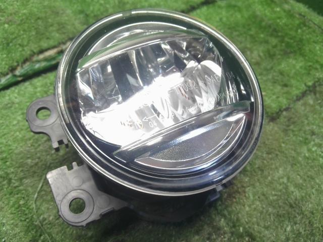 クロスビー 右フォグランプ DAA-MN71S 35501-85P00
