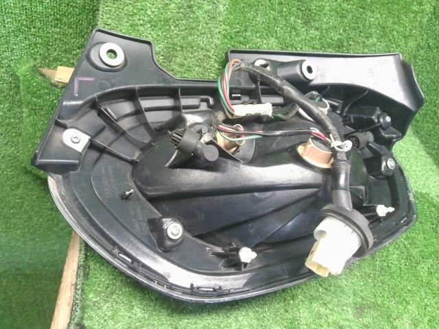 クロスビー 左テールランプ DAA-MN71S 35670-76R60