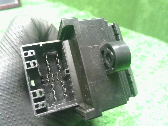 ハスラー パワーウインドウスイッチ DAA-MR41S 37990-65P02