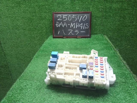 ハスラー ヒューズボックス DAA-MR41S 36780-65PB1