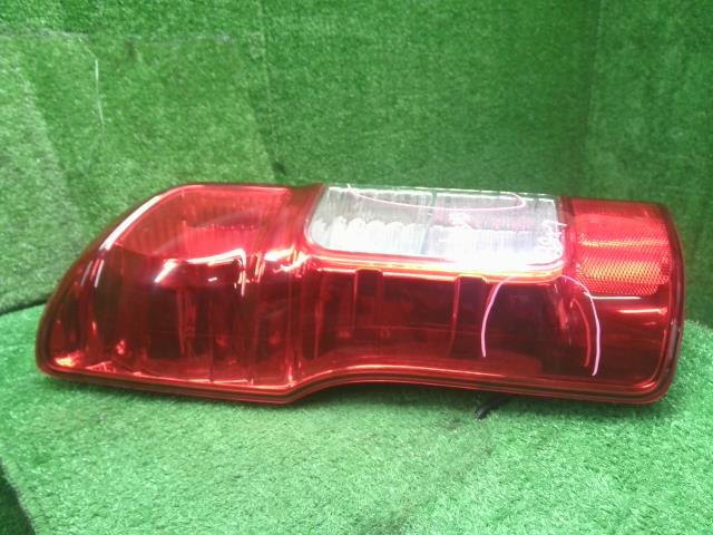 NV350キャラバン 左テールランプ LDF-CW8E26 26555-3XA0B