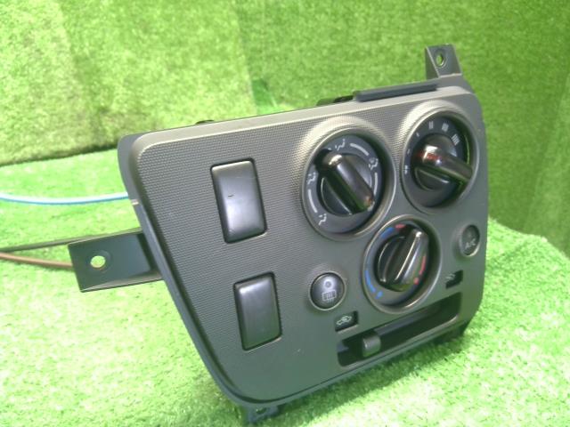 NV350キャラバン Ａ／Ｃスイッチパネル LDF-CW8E26 27515-3XA2A
