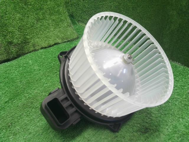 NV350キャラバン ヒーターブロアモーター LDF-CW8E26 27220-3XA1A