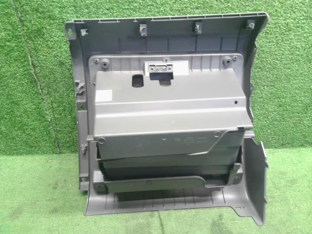 NV350キャラバン グローブＢＯＸ LDF-CW8E26 68500-3XA0A