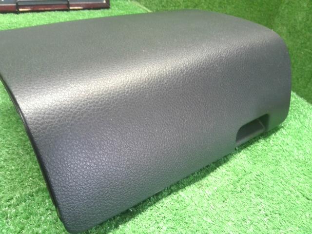NV350キャラバン グローブＢＯＸ LDF-CW8E26 68580-3XA0A