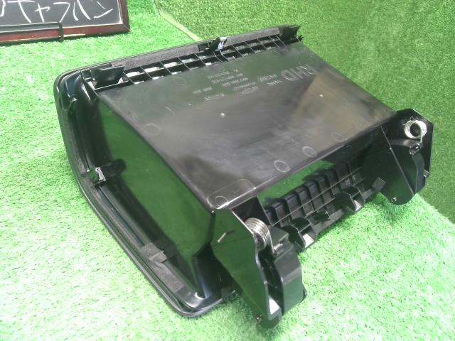 NV350キャラバン グローブＢＯＸ LDF-CW8E26 68580-3XA0A
