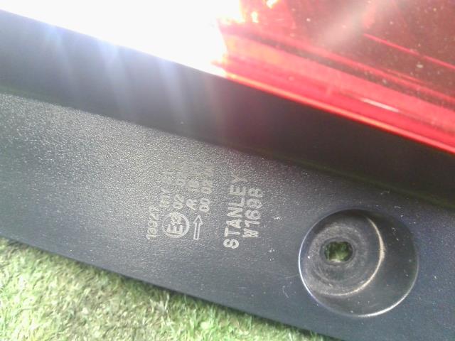 フィット 右テールランプ DAA-GP6 33500-T5A-J31