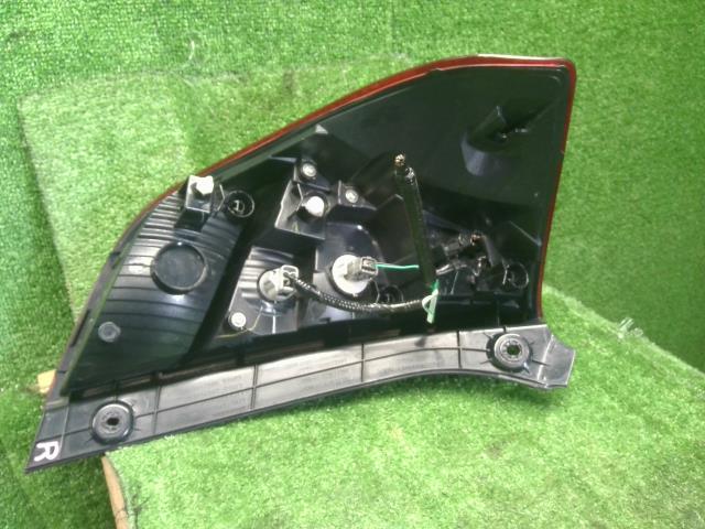 フィット 右テールランプ DAA-GP6 33500-T5A-J31