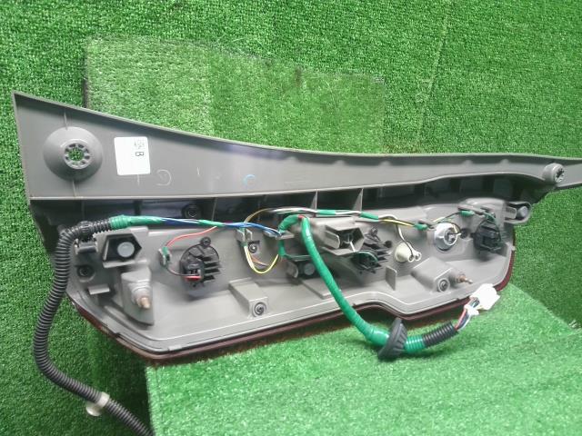 Ｎ－ＢＯＸ 左テールランプ DBA-JF3 33551-TTA-N01