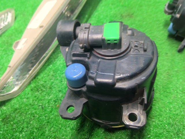 シトロエン DS5 左フォグランプ ABA-B85F02