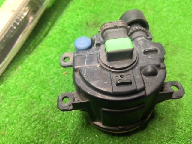 シトロエン DS5 左フォグランプ ABA-B85F02
