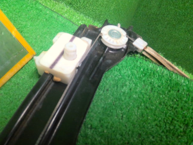 シトロエン DS5 左Ｆドアレギュレータ・モーター ABA-B85F02
