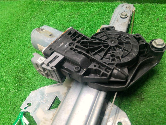 シトロエン DS5 右Ｒドアレギュレータ・モーター ABA-B85F02