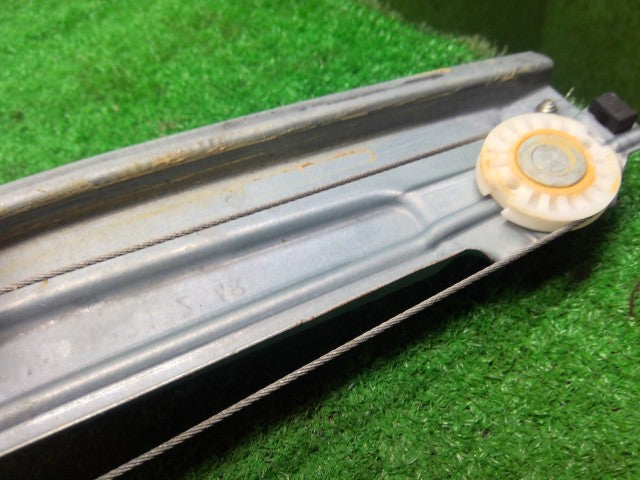 シトロエン DS5 右Ｒドアレギュレータ・モーター ABA-B85F02