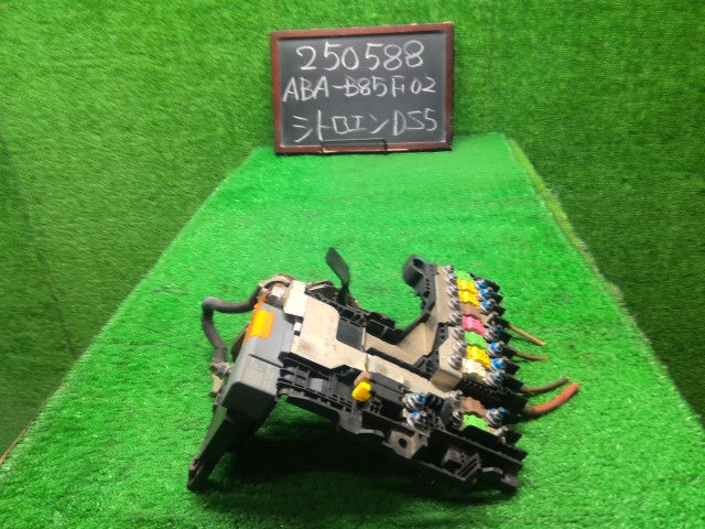 シトロエン DS5 ヒューズボックス ABA-B85F02