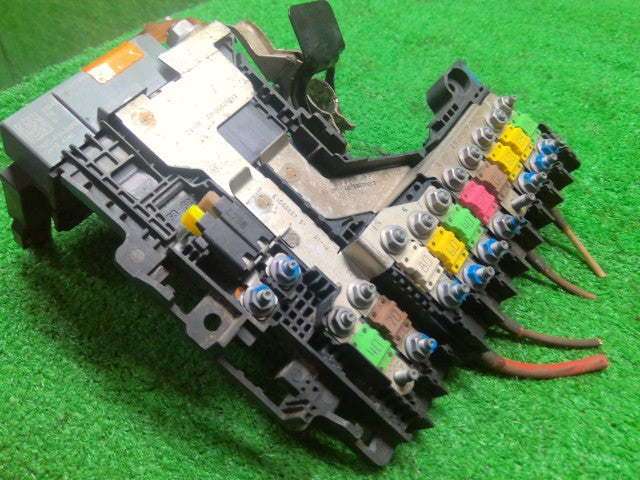 シトロエン DS5 ヒューズボックス ABA-B85F02