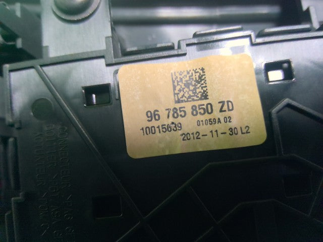 シトロエン DS5 スイッチ ABA-B85F02