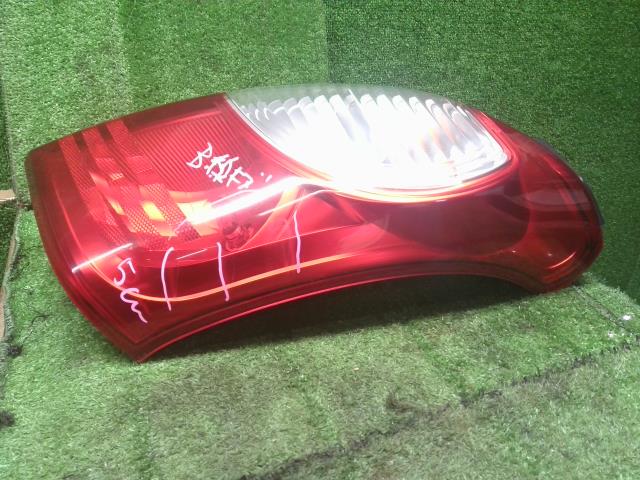 アルト 右テールランプ DBA-HA25S 35650-64L00