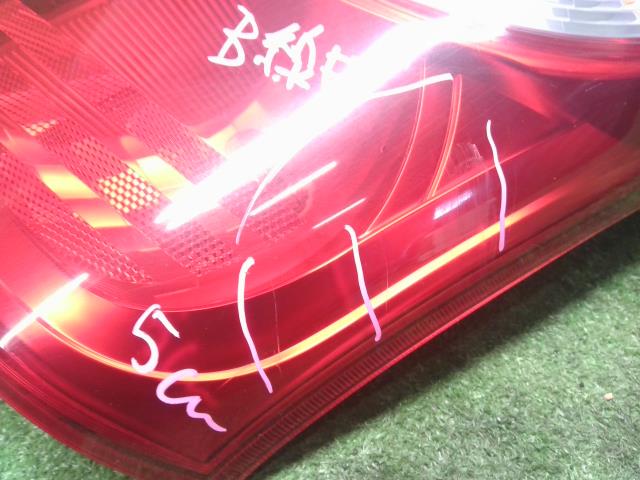 アルト 右テールランプ DBA-HA25S 35650-64L00