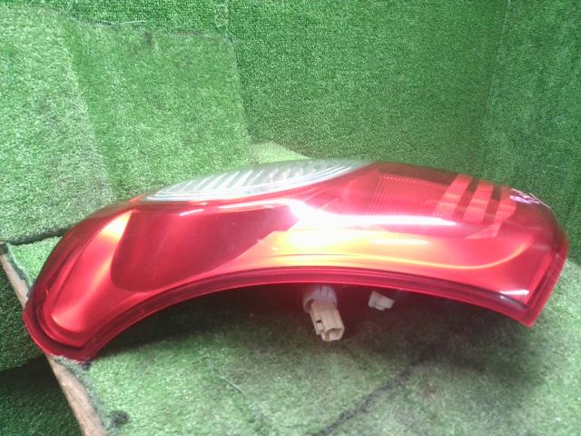 アルト 左テールランプ DBA-HA25S 35670-64L00