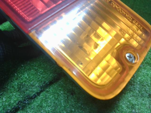 ハイゼット 右テールランプ EBD-S211P 81550-B5050