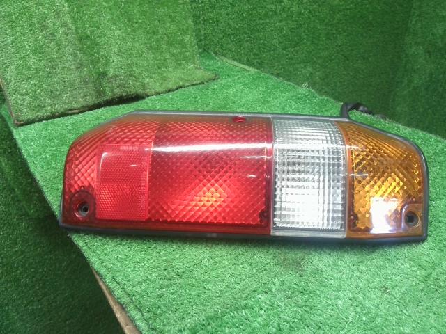 ランドクルーザープラド 右テールランプ Q-LJ78G 81550-60390