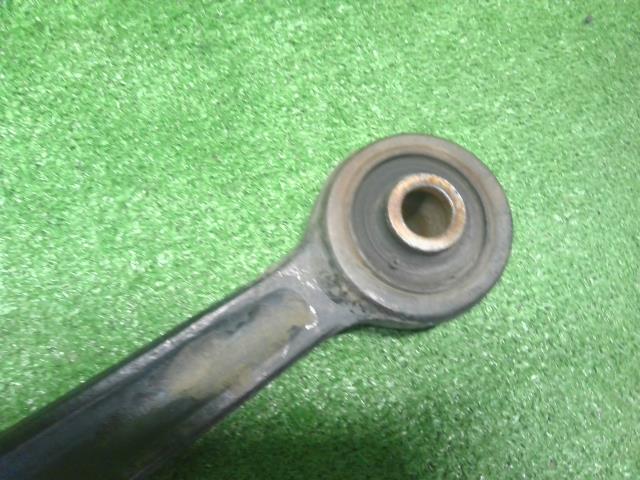 ランドクルーザープラド 左Ｆロアアーム Q-LJ78G 48610-60012
