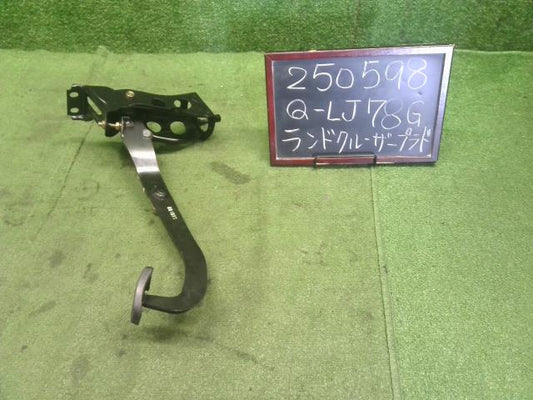 ランドクルーザープラド ペダル Q-LJ78G 31301-60120