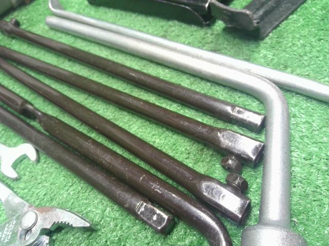 ランドクルーザープラド 車載工具 Q-LJ78G