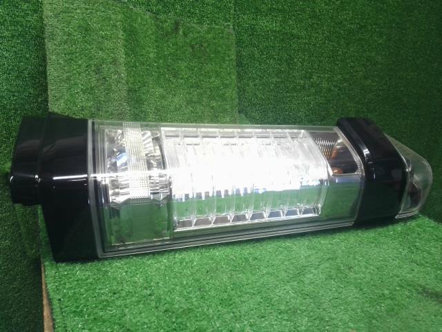 Ｎ－ＢＯＸ 右テールランプ DBA-JF1 33501-TY0-J71