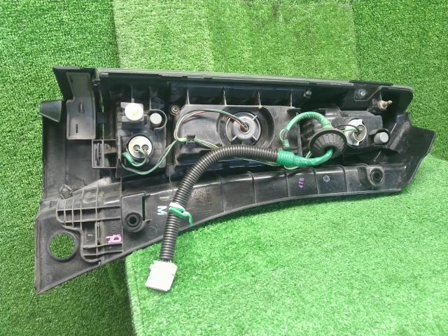 Ｎ－ＢＯＸ 右テールランプ DBA-JF1 33501-TY0-J71