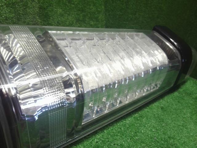 Ｎ－ＢＯＸ 右テールランプ DBA-JF1 33501-TY0-J71