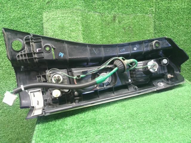 Ｎ－ＢＯＸ 左テールランプ DBA-JF1 33551-TY0-J71