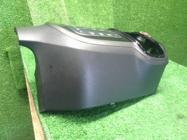 Ｎ－ＢＯＸ Ａ／Ｃスイッチパネル DBA-JF1 79601-TY0-N61ZA