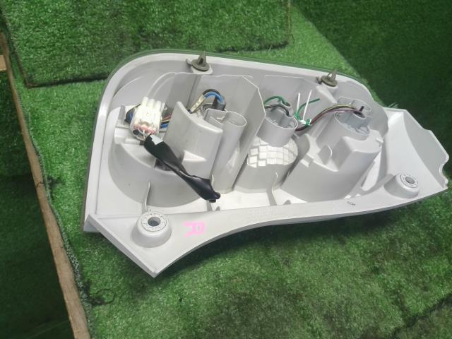 ミラココア 右テールランプ DBA-L675S 81550-B2480