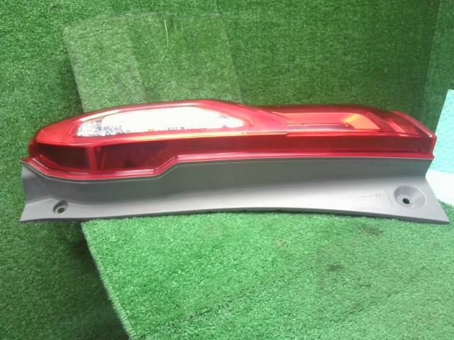 Ｎ－ＢＯＸ 右テールランプ DBA-JF3 33501-TTA-N01