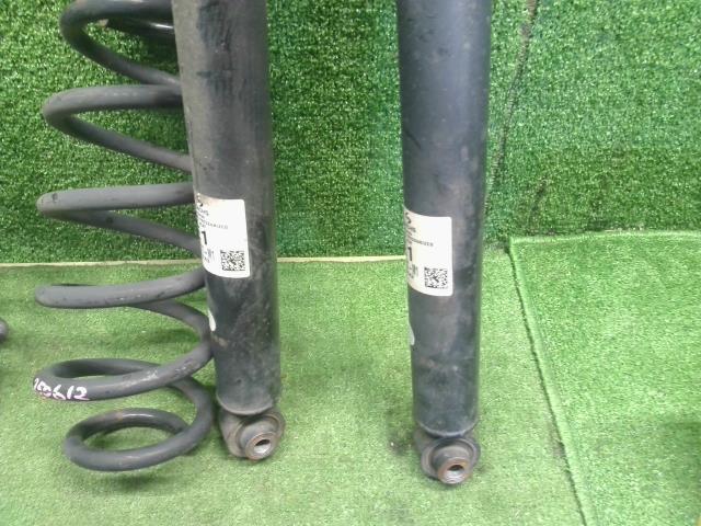 オデッセイ Ｒストラット・アブソーバーセット DBA-RC1 52610-T6A-T01