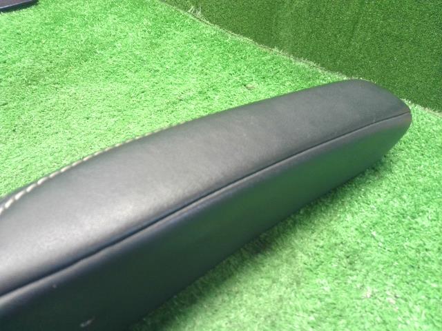 オデッセイ アームレスト DBA-RC1 81180-T6A-N31ZA