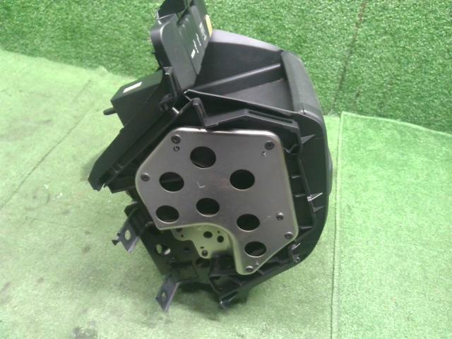 オデッセイ コンソールボックス DBA-RC1 83406-T6A-J12ZA
