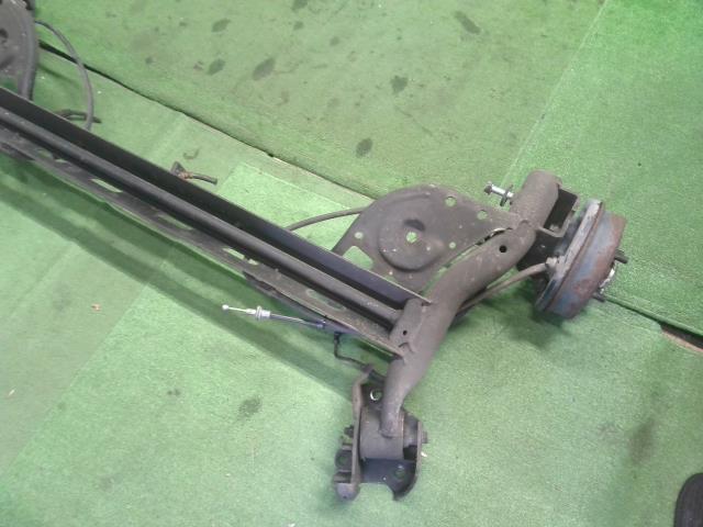 ノート ＲアクスルホーシングＡＳＳＹ DBA-E11 55501-4V00B