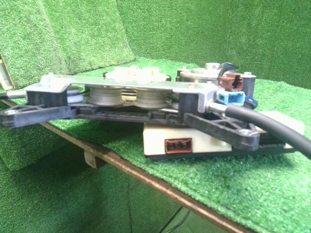 モビリオ 右パワースライドドアモーター DBA-GB2 72061-SCC-912