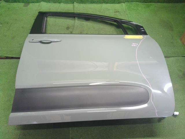 シエンタ 右ＦドアＡＳＳＹ 6AA-MXPL10G 67001-52640