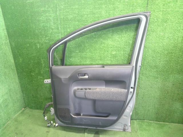 シエンタ 右ＦドアＡＳＳＹ 6AA-MXPL10G 67001-52640