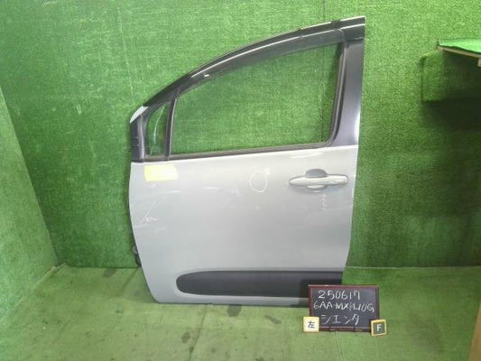 シエンタ 左ＦドアＡＳＳＹ 6AA-MXPL10G 67002-52650