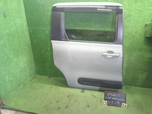 シエンタ 右ＲドアＡＳＳＹ 6AA-MXPL10G 67003-52620