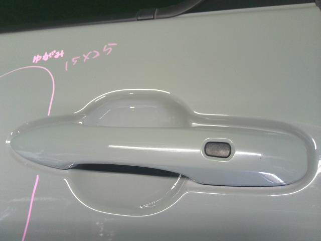 シエンタ 右ＲドアＡＳＳＹ 6AA-MXPL10G 67003-52620