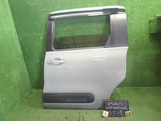 シエンタ 左ＲドアＡＳＳＹ 6AA-MXPL10G 67004-52570